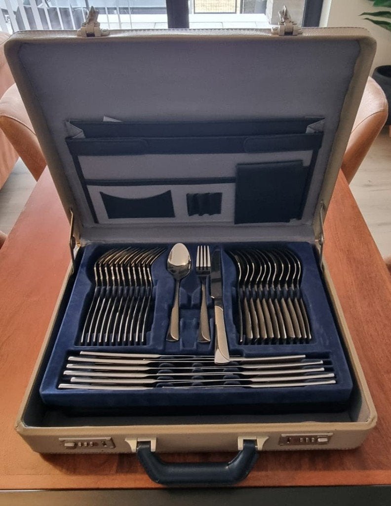 Complete 72-delige Bestekset in Koffer - Ongebruikt, Overige materialen, Bestekset, Nieuw, Ophalen of Verzenden