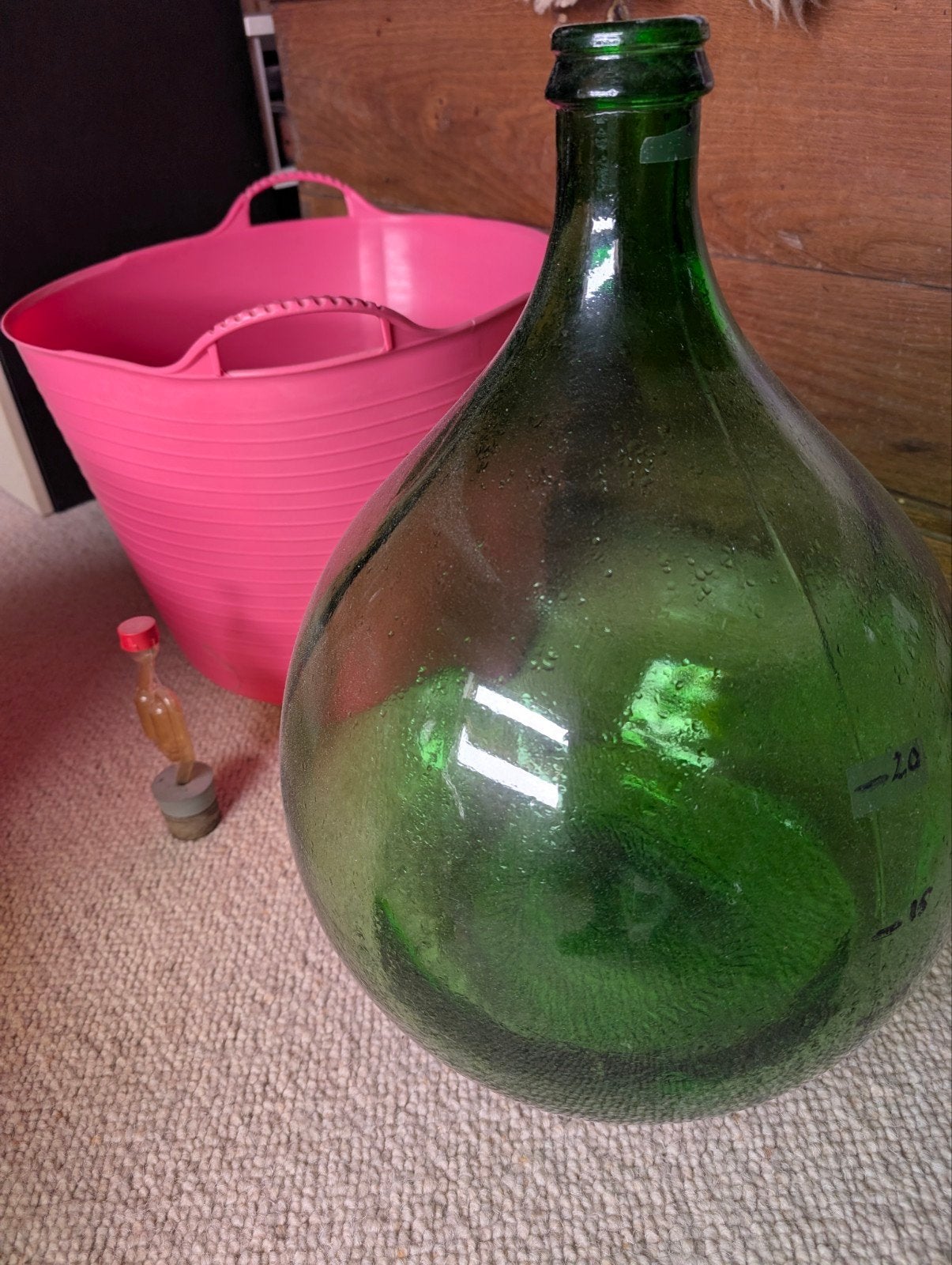 bouteilles en forme de panier, Enlèvement