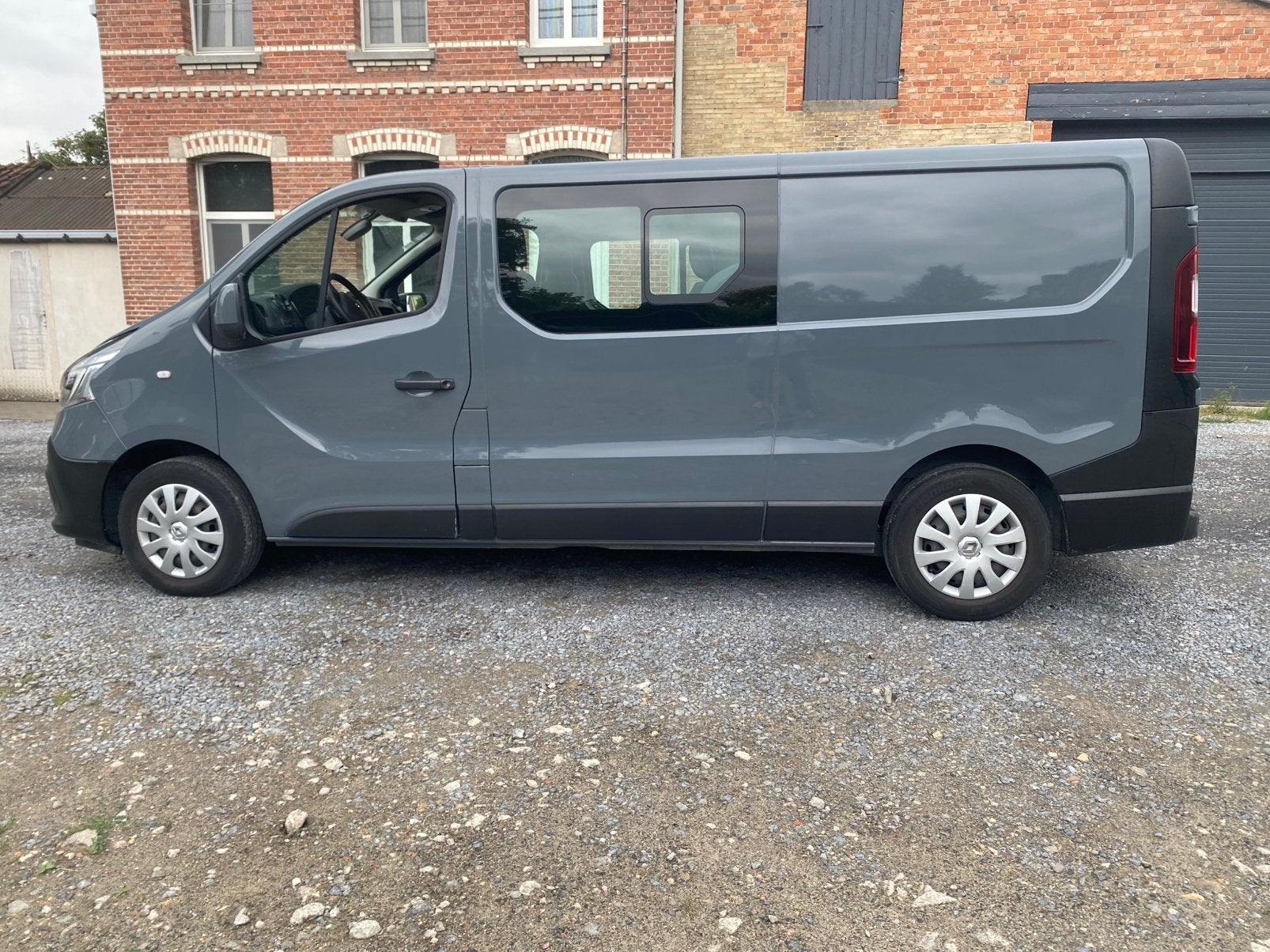 Renault trafic 2.0dci dubb cabine, Auto's, Voorwielaandrijving, Stof, Euro 6, Renault