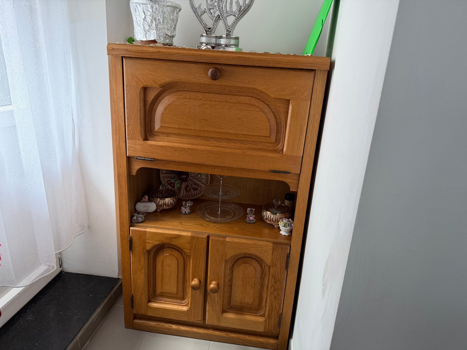 Houten vitrinekast, Antiek en Kunst, Ophalen