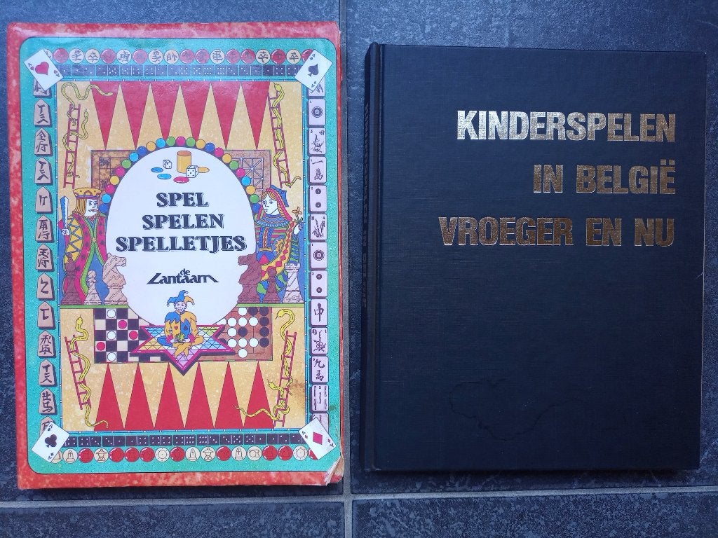 2 OUDE BOEKEN OVER SPELLETJES - PRIMA STAAT, Enlèvement ou Envoi, Utilisé