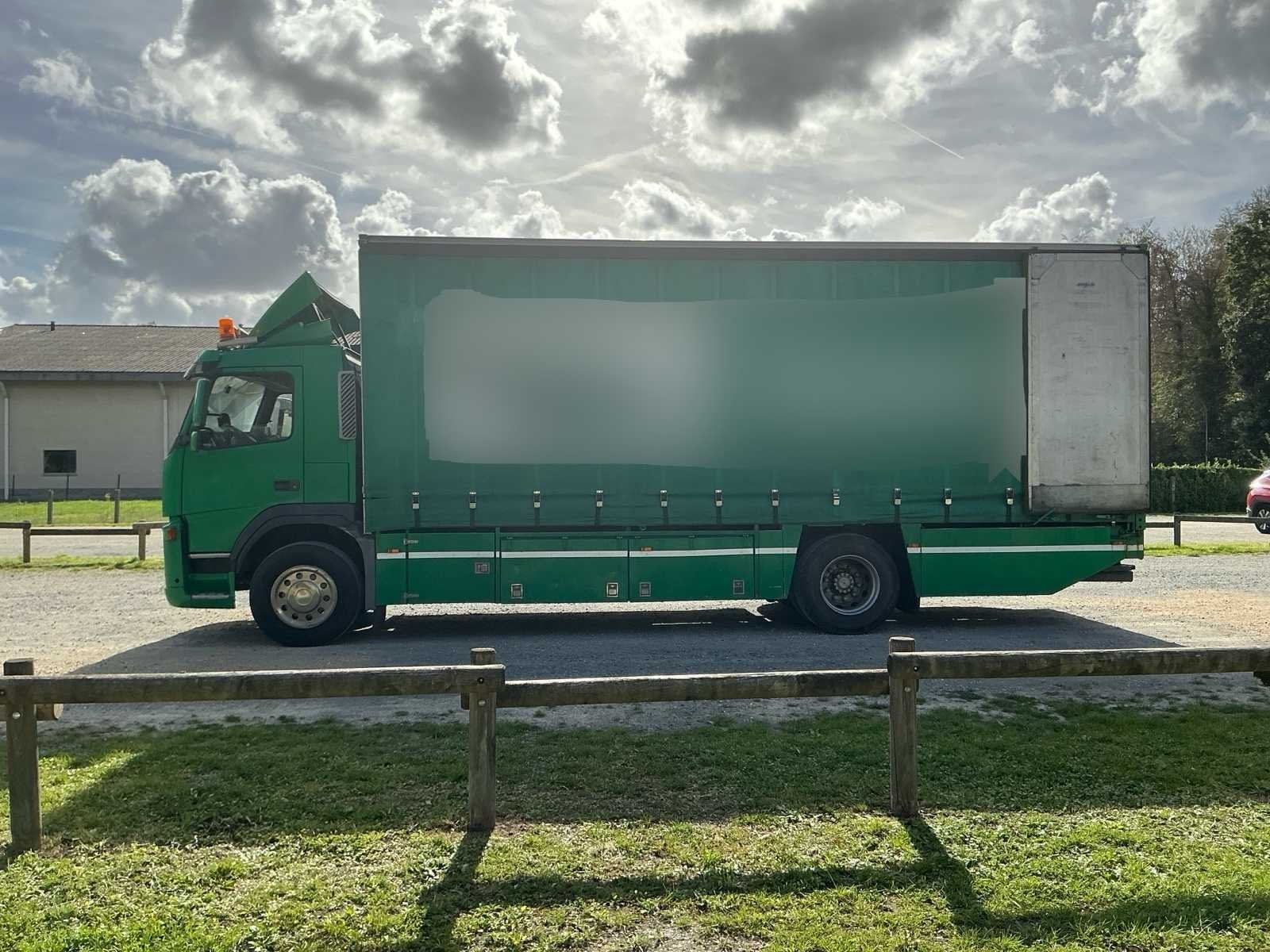 Volvo FMFH 4x2R 8.0 2005 avec Dhollandia 2,500 kg de remont, Autos, Achat, Entreprise, Autres carburants, Volvo