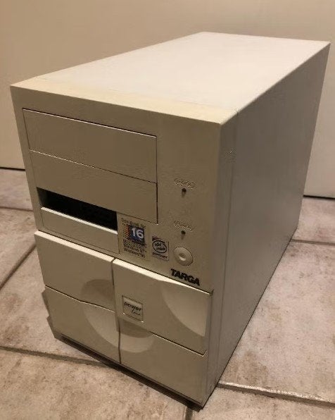 Boîtier BB4 Mini Tower AT (connecteur d'alimentation P8P9), Informatique & Logiciels, Enlèvement, Comme neuf