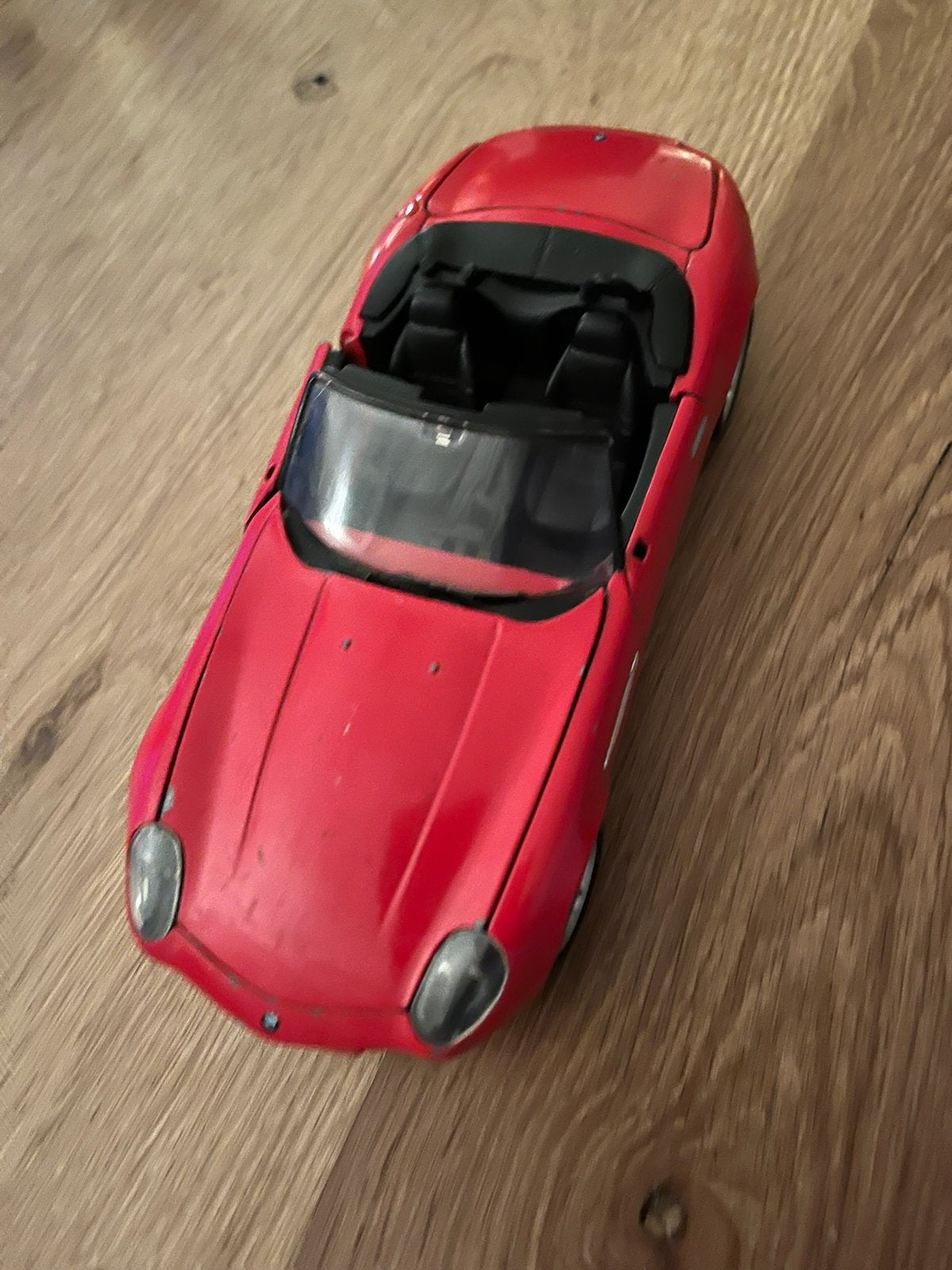 BMW model auto rood, Hobby & Loisirs créatifs, Voitures miniatures | 1:24, Enlèvement, Comme neuf
