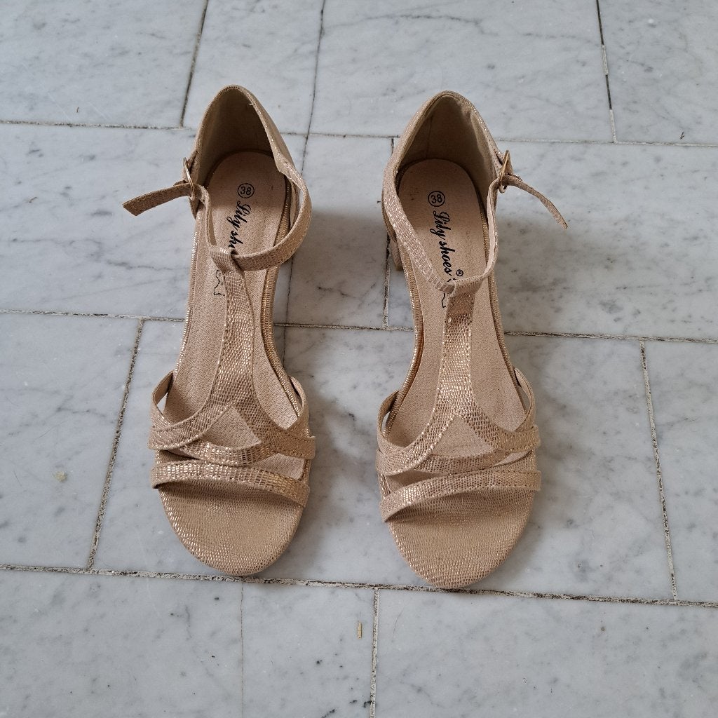 Sandales dorées, Autre, Autres couleurs, Comme neuf, Enlèvement