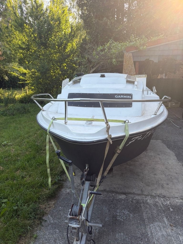 Bateau, Sports nautiques & Bateaux, Bateaux à moteur & Yachts à moteur, 4 m, Bateau à cabine, Comme neuf, Enlèvement