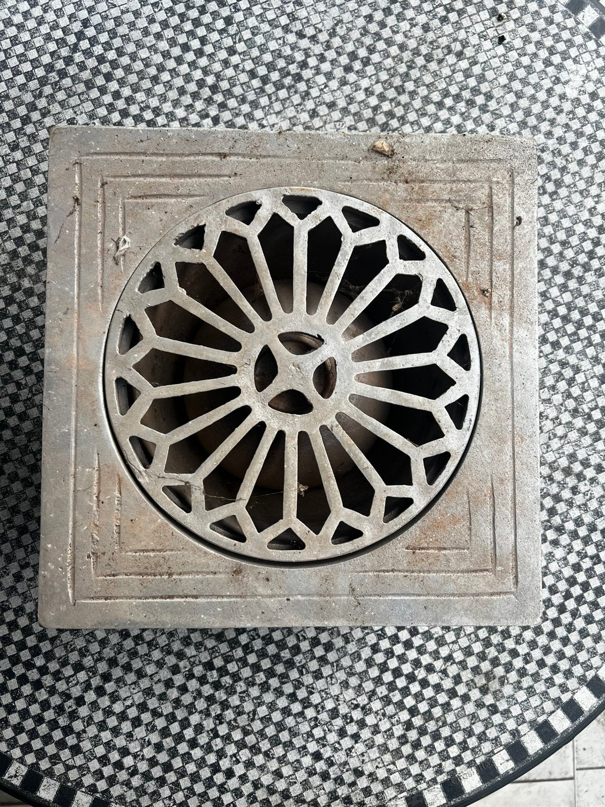 Gegoten aluminium klokput / vloerput 3535 cm – Ø100 mm, Doe-het-zelf en Bouw, Ophalen, Afvoer, 80 mm of meer, Nieuw