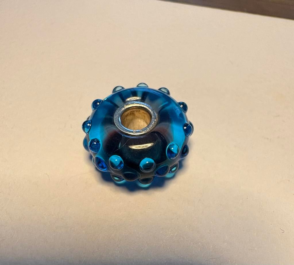Trollbeads bruisend blauw, Handtassen en Accessoires, Nieuw, Ophalen of Verzenden, Trollbeads, 1 bedel