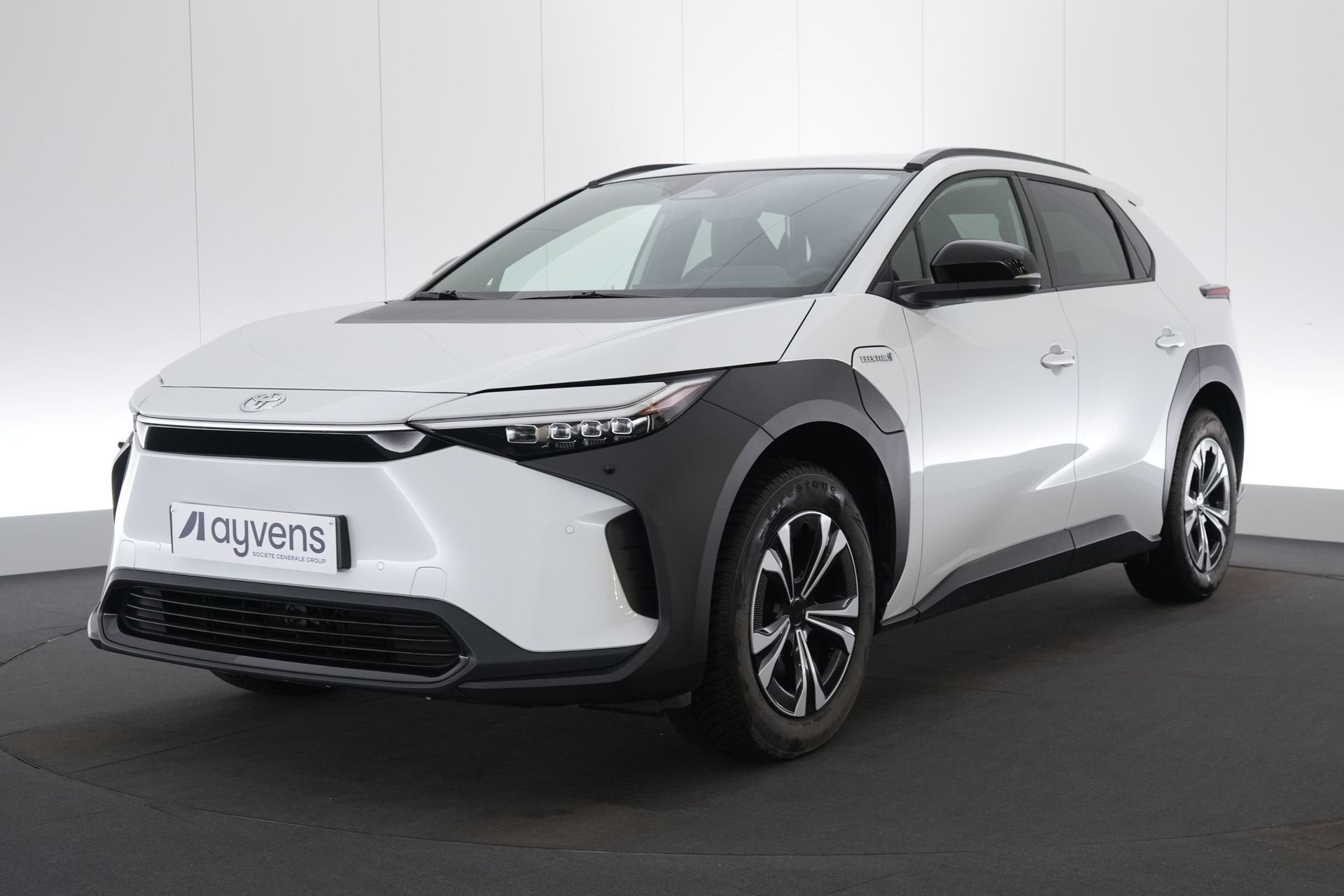 (2DGC093) TOYOTA BZ4X, Auto's, Gebruikt, Parkeersensor, https://public.car-pass.be/vhr/a1101907-2cbe-4302-9481-8834b79d8d1b, Wit
