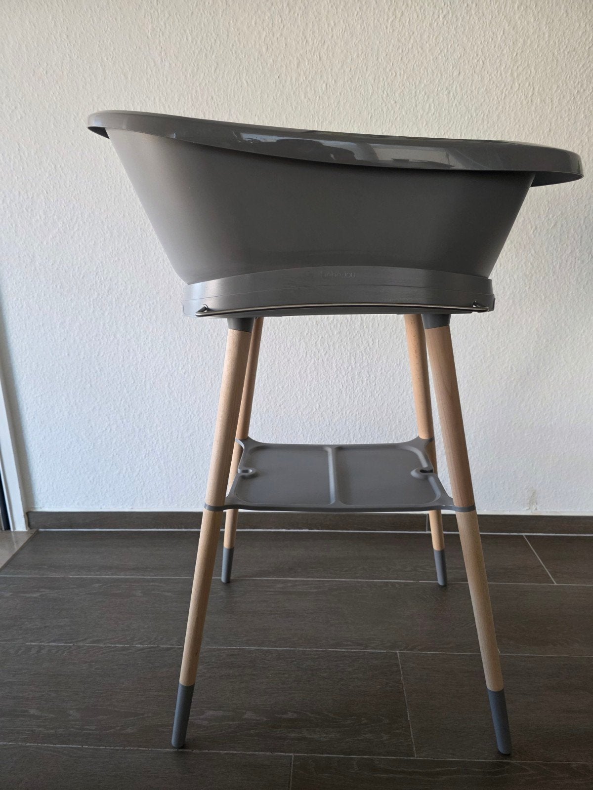 bébé-jou Sense babybadje + houten standaard – grijs, Kinderen en Baby's, Badjes en Verzorging, Ophalen, Badje, Bébé-jou, Standaard