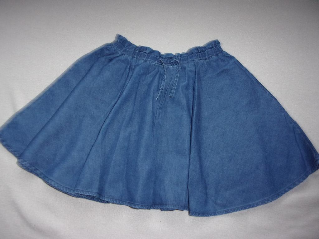 licht jeans rokje. Maat 128, Enfants & Bébés, Vêtements enfant | Taille 128, Robe ou Jupe, Enlèvement ou Envoi, La Redoute, Comme neuf