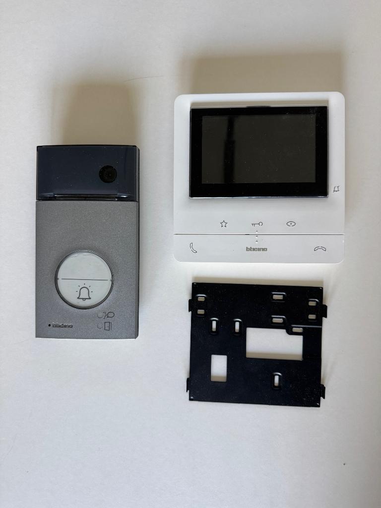 Bticino videofoon kit, Ophalen of Verzenden, Ingebouwde camera, Zo goed als nieuw, Bedraad