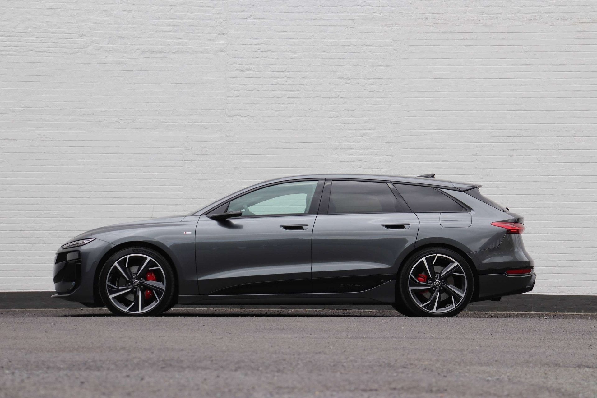 Audi A6 e-tron Avant 100 kWh Quattro S-line - Shadow+/B&O/36, Auto's, Audi, Gebruikt, Verwarming stoelen achter, 5 deurs, A6