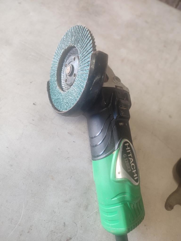 V 1 disqueuse  Hitachi en très bon état avec un disque, Enlèvement
