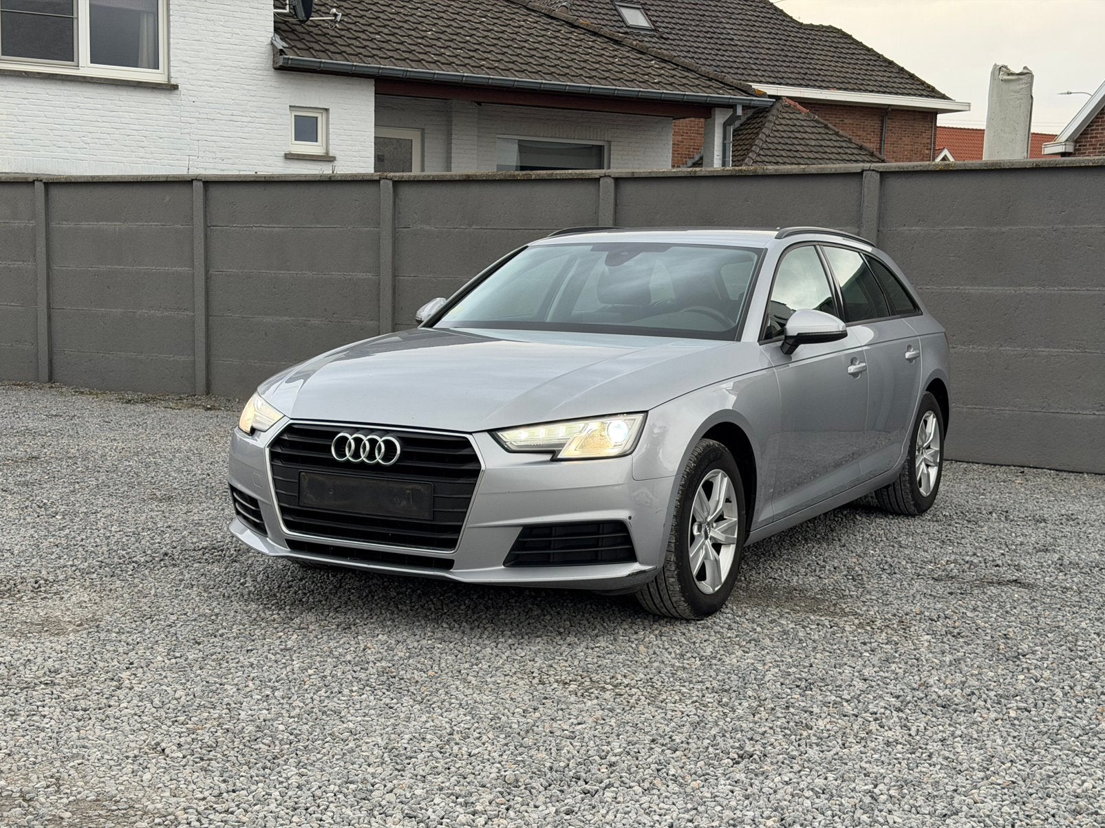 AUDI A4 2.0 TDI AVANT  *MOD 2016*EURO6b*NAVIGATIE*XENON*LED*, Auto's, Voorwielaandrijving, Stof, 4 cilinders, A4