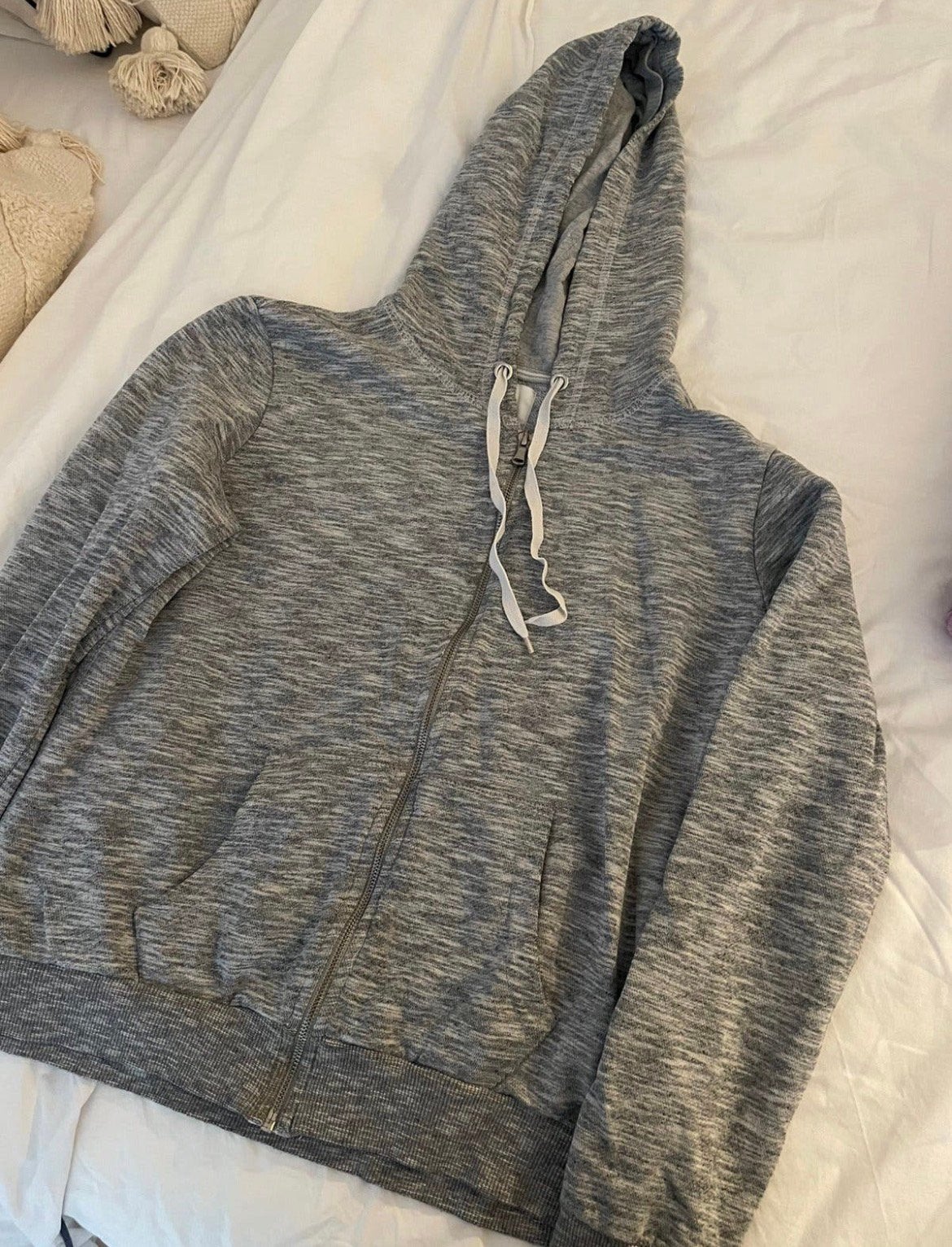Sweatshirt gris bershka M Idéal pour le sport, Enlèvement, Comme neuf