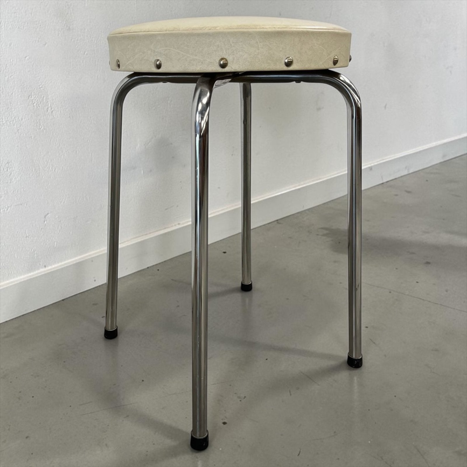 Vintage wit krukje / stoel / tabouret, Antiek en Kunst, Ophalen