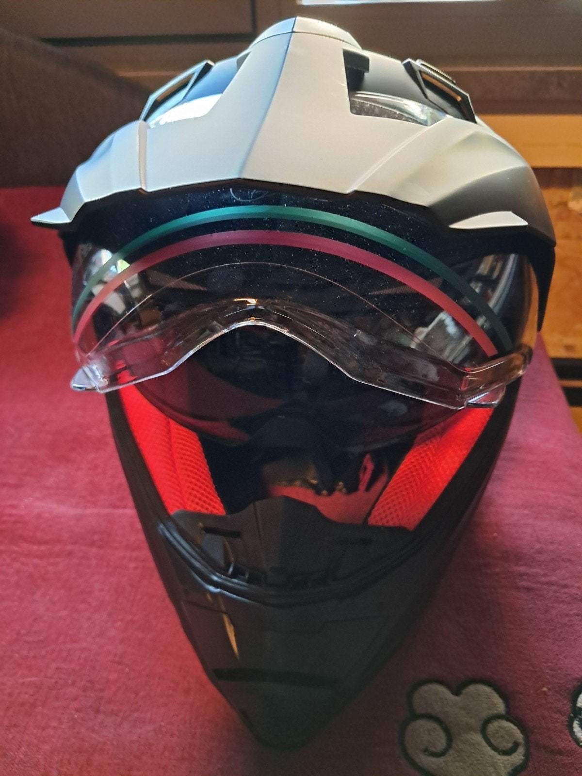 Motohelm, Enlèvement