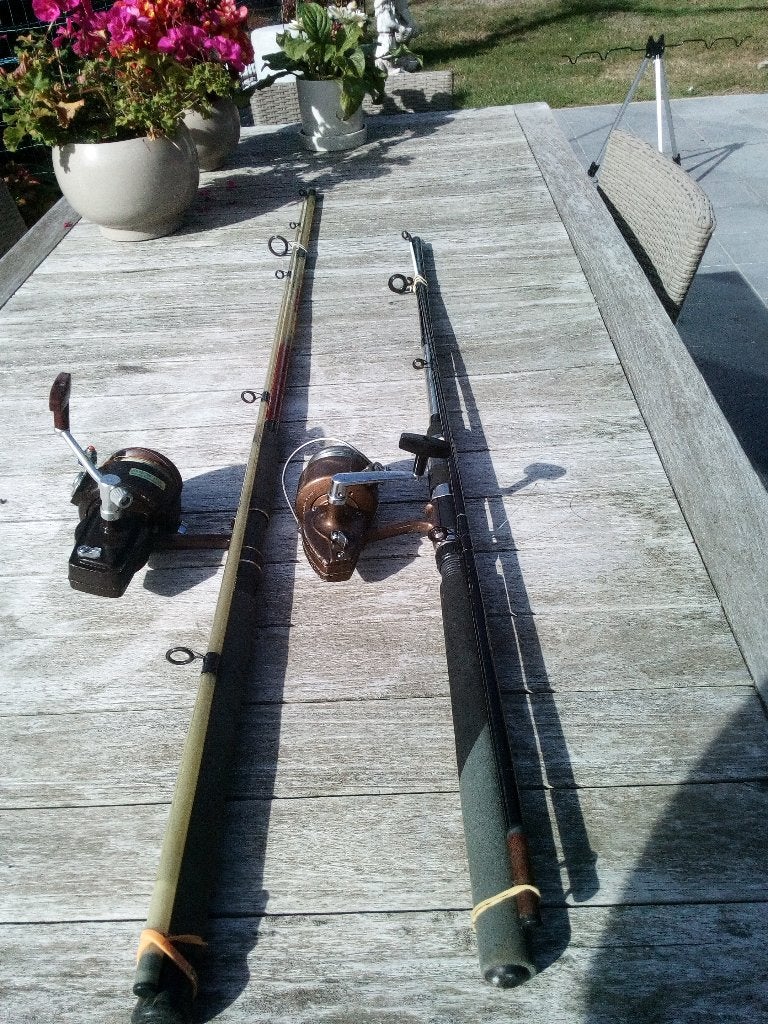 2 Hengels + 2 molens zee-zoutwater, Ophalen, Molen