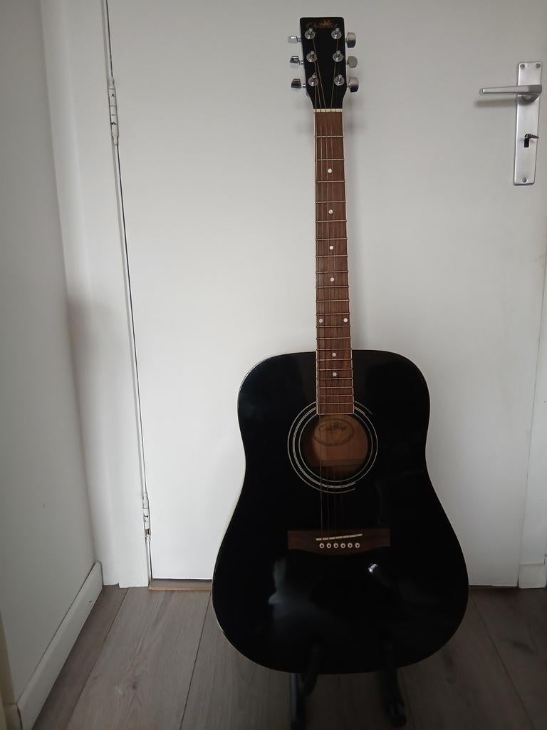Guitare folk noire acoustique