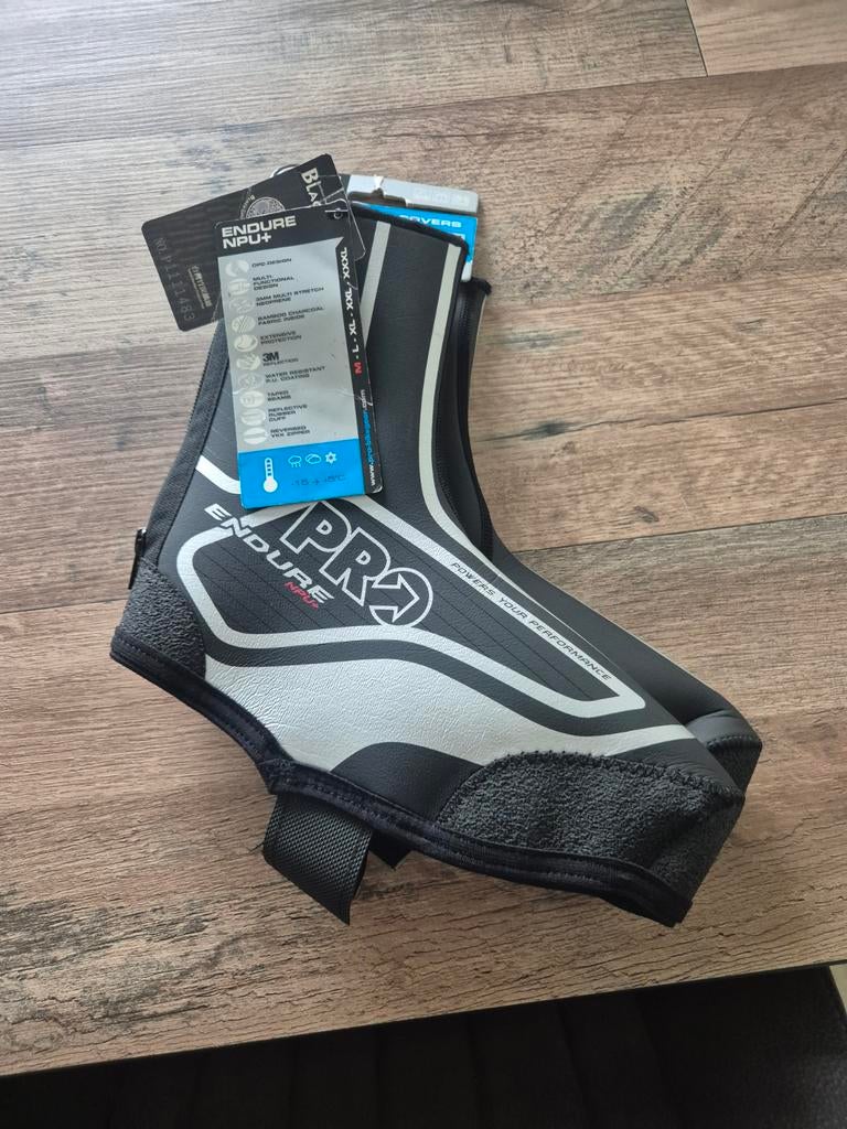 Couvre-chaussures PRO Bike Gear - taille M, Vélos & Vélomoteurs, Accessoires vélo | Sacoches, Enlèvement
