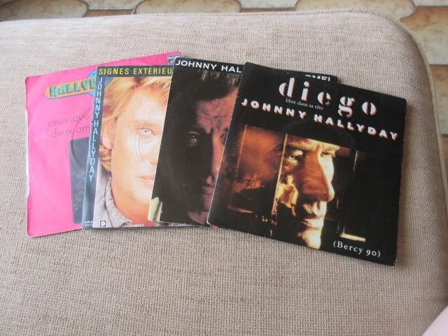 lot 4x Vynils 45t Johnny halliday Diego, CD & DVD, Vinyles Singles, Utilisé, Single, R&B et Soul, 7 pouces, Enlèvement ou Envoi