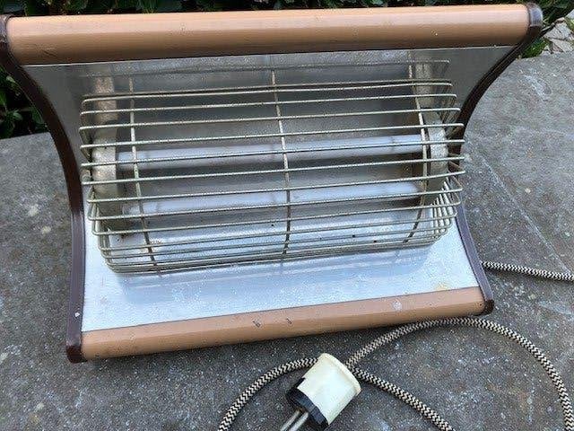 RADIATEUR ÉLECTRIQUE VINTAGE DE TYPE 70 FABRIQUÉ EN RDA, Enlèvement ou Envoi