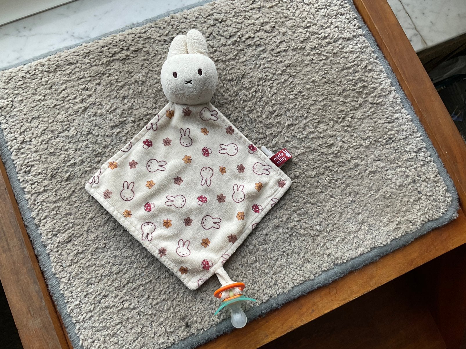 Knuffeldoekje nijntje miffy met speentje, Nijntje, Ophalen of Verzenden, Zo goed als nieuw, Knuffeldoekje