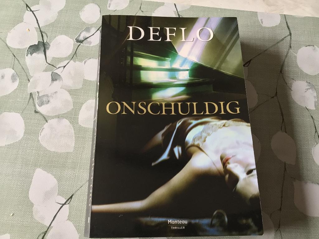 Deflo Onschuldig boek thriller Manteau, Boeken, Ophalen of Verzenden