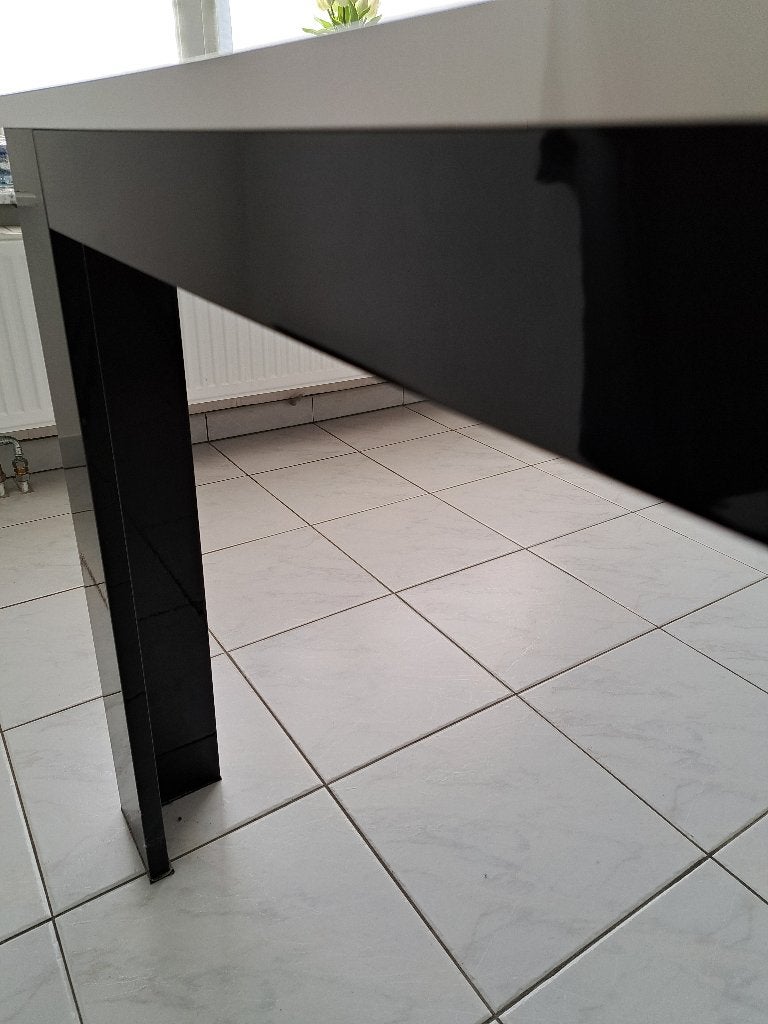 Tafel hoogglans, Huis en Inrichting, Ophalen, 50 tot 100 cm, Zo goed als nieuw, Vijf personen of meer