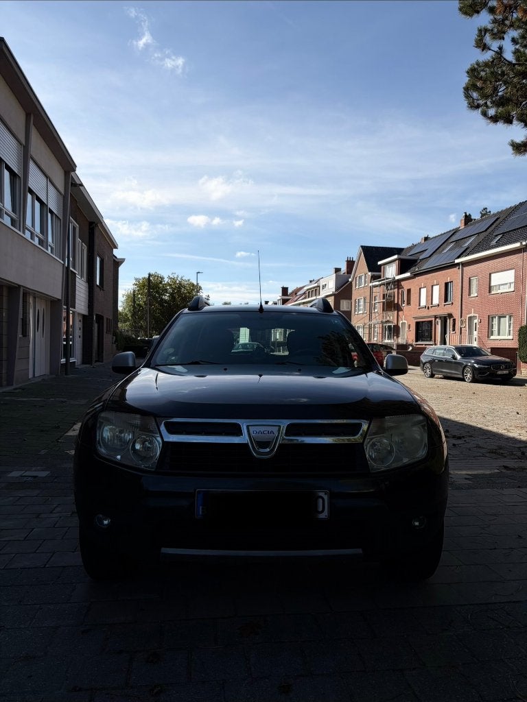 Dacia Duster 1.5 dCi Laureate - Pas gekeurd, Stof, Zwart, 4 cilinders, Duster