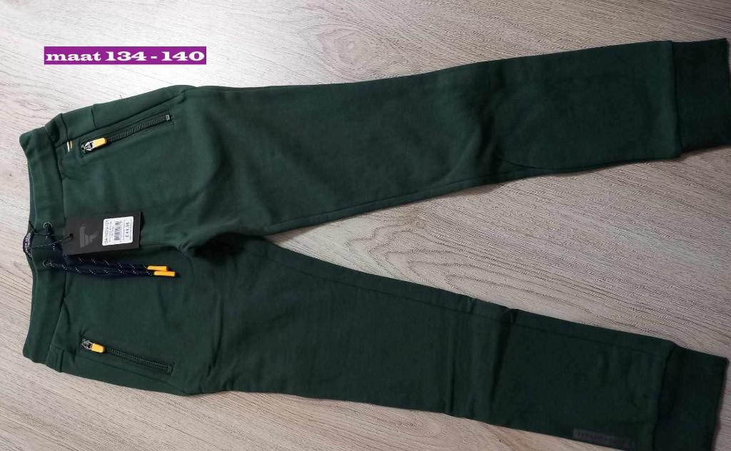 2 Nieuwe joggingbroek M 134/140, Kinderen en Baby's, Kinderkleding | Maat 134, Ophalen of Verzenden, Nieuw, Jongen