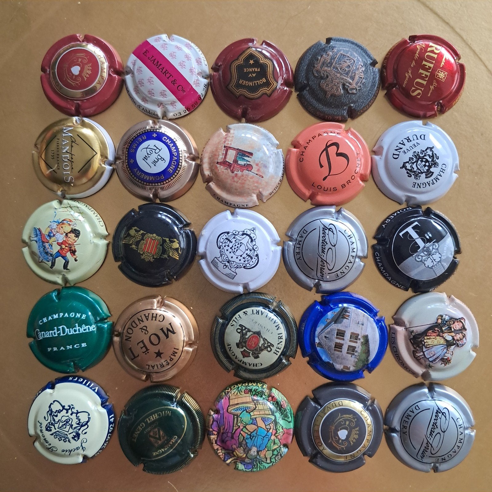 25 CHAMPAGNEKROONKURKEN, Ophalen