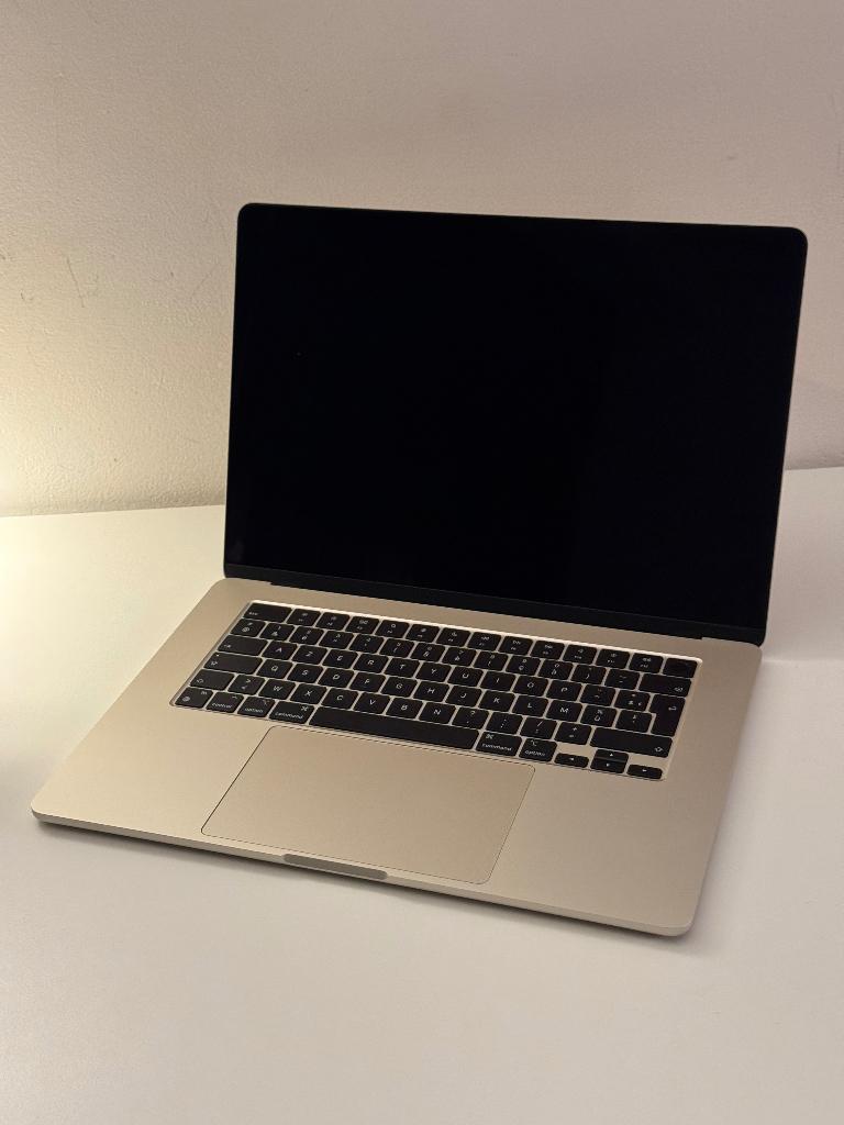 MacBook Air 15 M3 (98%) • 16GB RAM • 512GB, Computers en Software, Apple Macbooks, Zo goed als nieuw, MacBook, 15 inch, 4 Ghz of meer