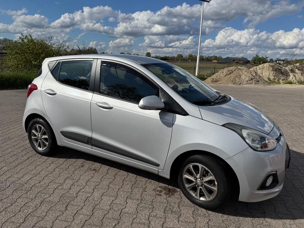 Hyundai i10 2017 50.000km, Autos, Hyundai, Particulier, i10, Airbags, Air conditionné, Bluetooth, Cruise Control, Réception radio numérique