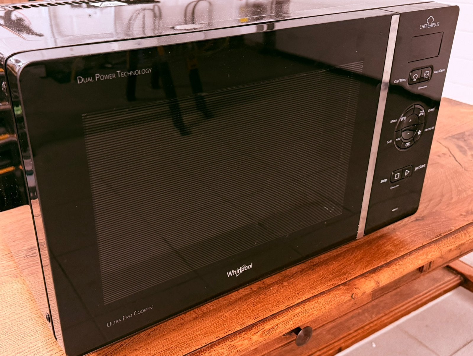 Four micro-ondes combi Whirlpool Chef Plus MCP 347/BL (25 L), Electroménager, Enlèvement, Comme neuf, Gril