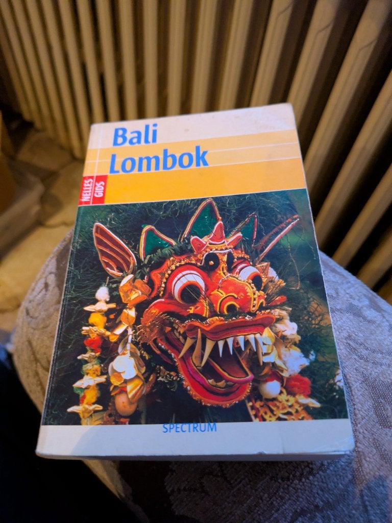 Bali Lombok, Ophalen of Verzenden, Gelezen, Reisgids of -boek