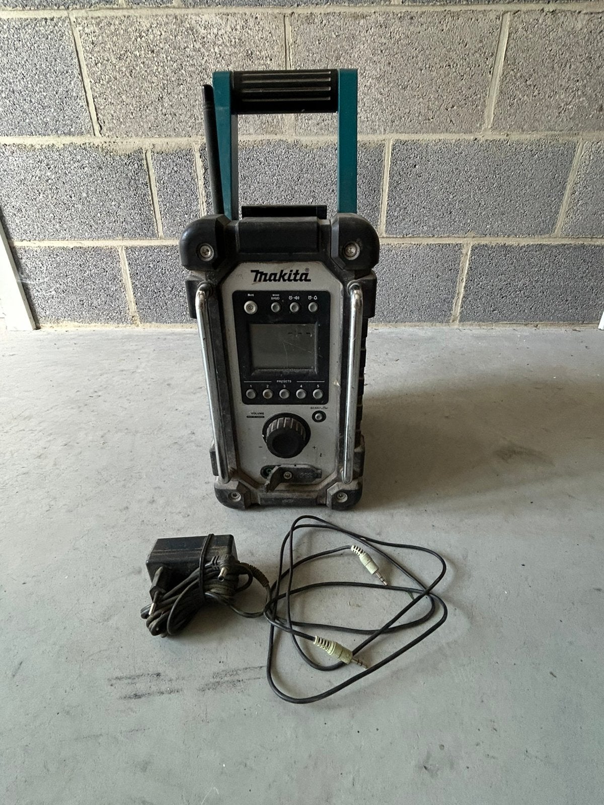 Radio Makita, TV, Hi-fi & Vidéo, Radios, Enlèvement ou Envoi, Utilisé, Radio
