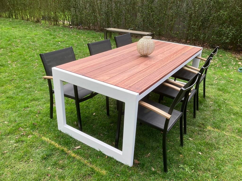 Tuintafel, Enlèvement, Neuf