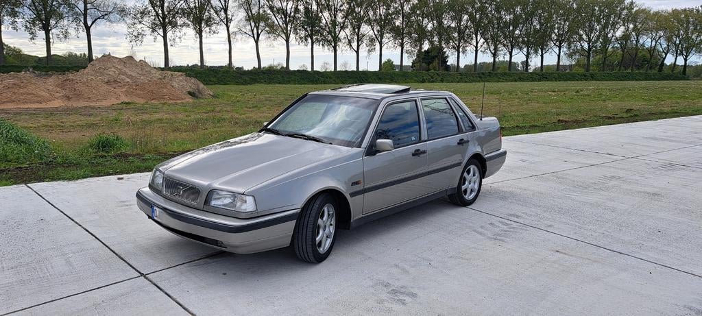 Volvo 460, Auto's, Volvo, Particulier, Lichtmetalen velgen, Radio, Benzine, Berline, 5 deurs, Handgeschakeld, Zilver of Grijs
