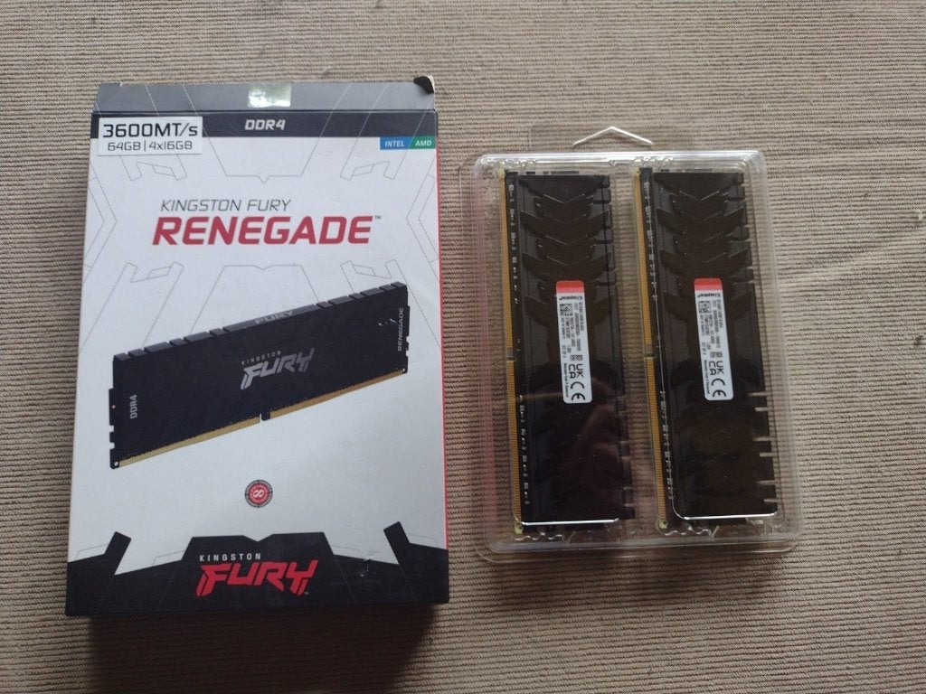 32GB (2x16GB) Kingston FURY Renegade @ 3.600MT/s, Ophalen, DDR4, 32 GB