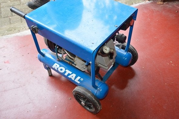 Compressor werfmodel ROTAL 230V, Doe-het-zelf en Bouw, Ophalen, 6 tot 10 bar, Zo goed als nieuw, 25 tot 100 liter