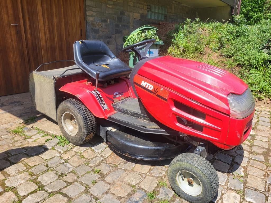 Tracteur tondeuse MTD J 115