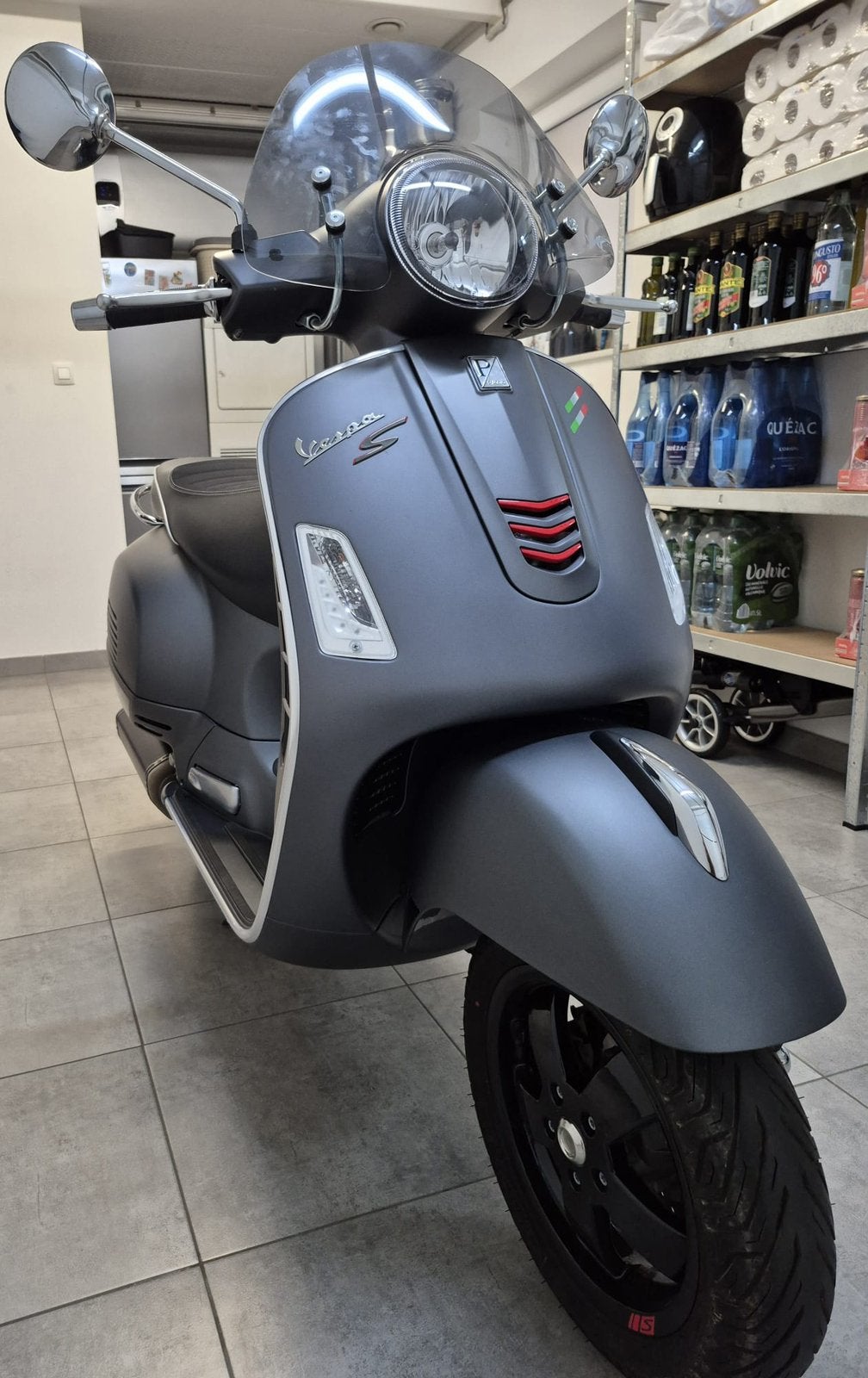 Vespa GTS 300, Fietsen en Brommers, Scooters | Vespa, Ophalen, Zo goed als nieuw