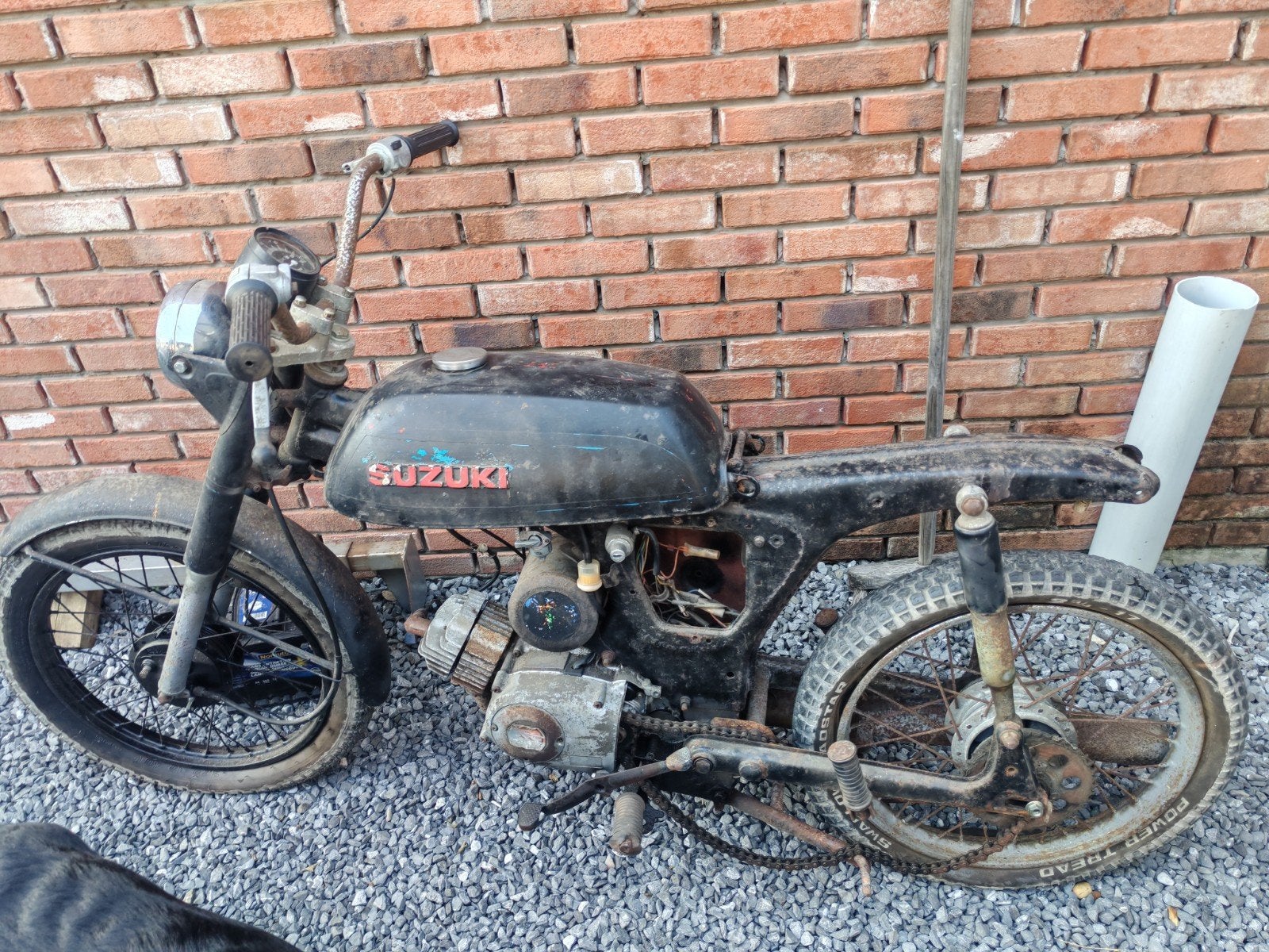 Suzuki A50, 49 cc, Klasse B (45 km/u), 4 versnellingen, Ophalen