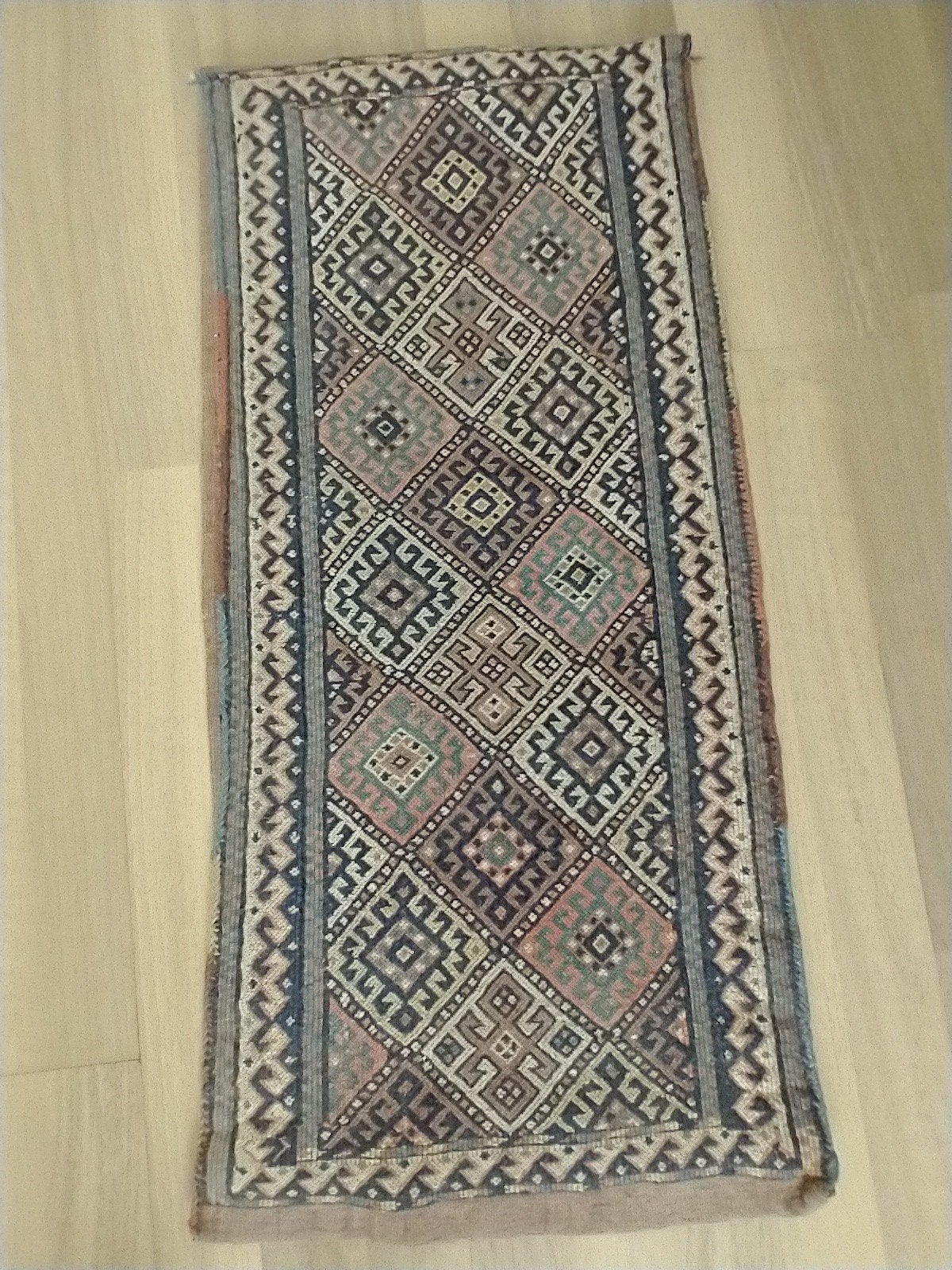 Oud geweven tapijtje 25€, Ophalen