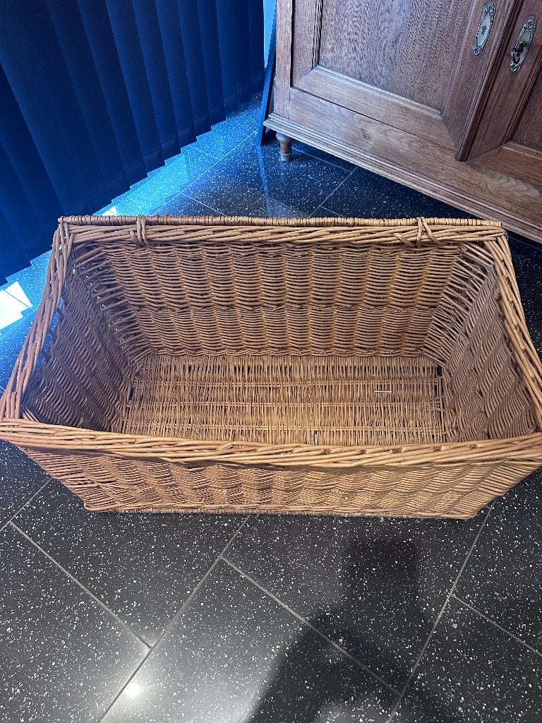 Rieten mand, Gebruikt, Met deksel, Mand, Ophalen of Verzenden