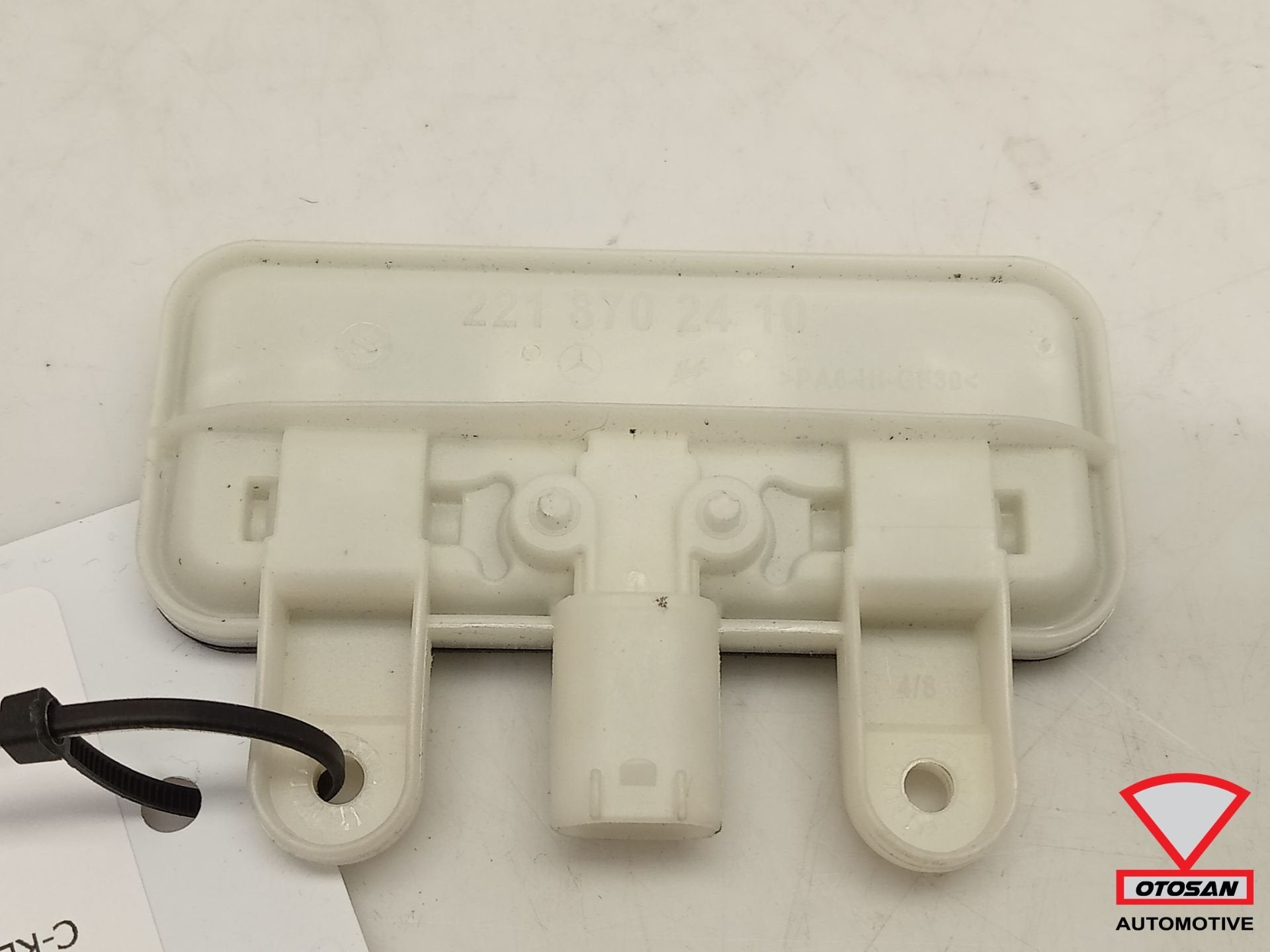Mercedes Diverse Achterklep Schakelaar Opener A2218702410, Gebruikt, Mercedes-Benz AG, Mercedes-Benz, Mercedesstrasse 120
70372  Stuttgart, DE