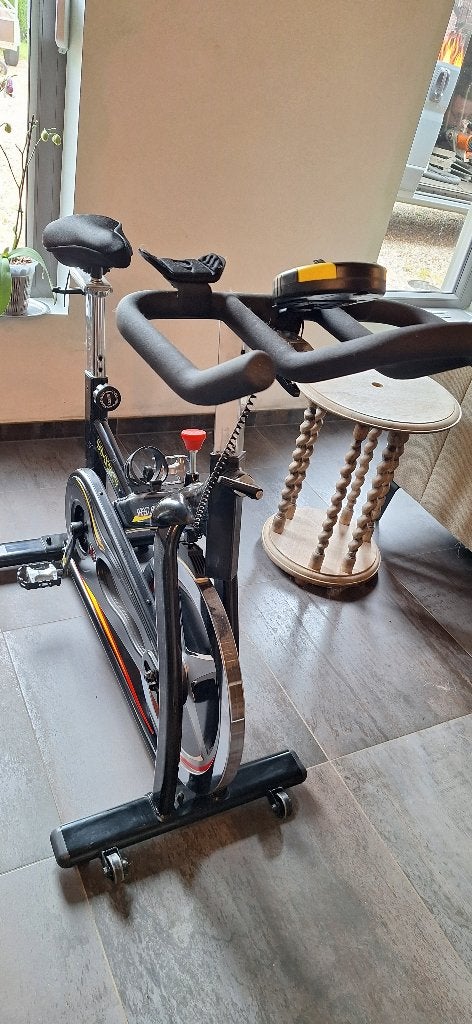 Pro racing Spinning bike, Sport en Fitness, Ophalen, Zo goed als nieuw