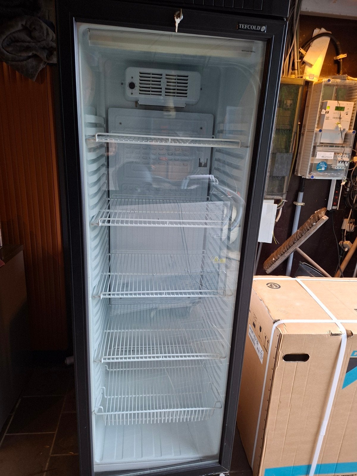 koelkast tefcold, Ophalen